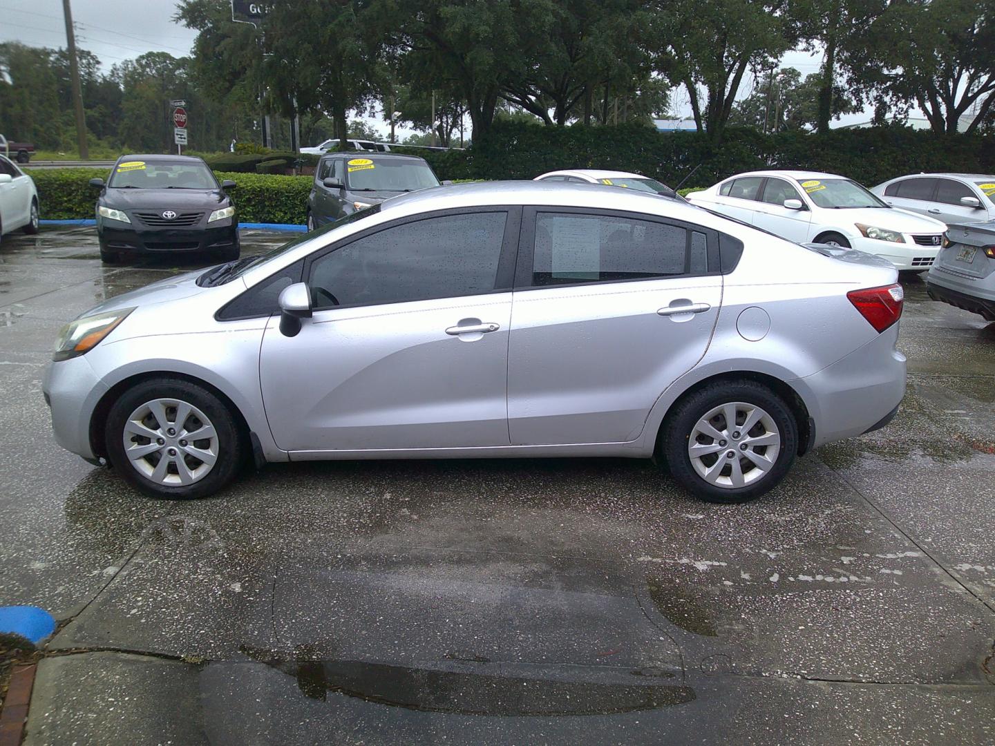 2015 GRAY KIA RIO LX (KNADM4A30F6) , located at 1200 Cassat Avenue, Jacksonville, FL, 32205, (904) 695-1885, 30.302404, -81.731033 - Photo#3